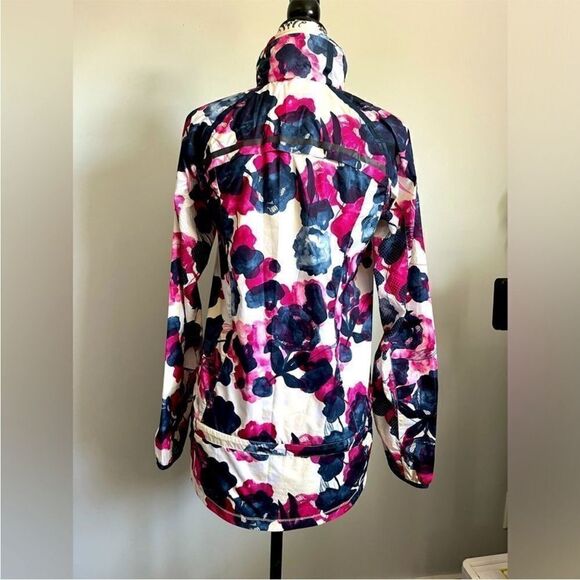 Lululemon Athletica Miss Misty wind Jacket - Picture 7 of 7